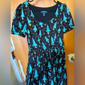 Modcloth sz Medium Rocket Scoop dress